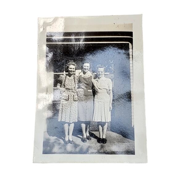 Vtg Women Posing in Front of Store Original Monochrome Photography Found - Picture 1 of 4